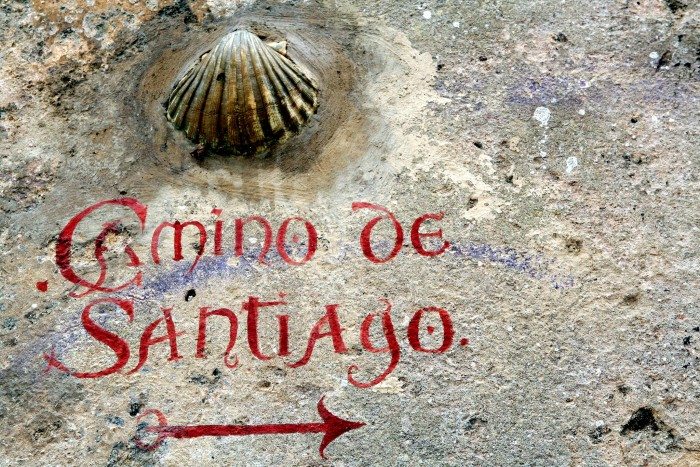 Signage along the Camino de Santiago in Laredo (Manuel/Flickr)